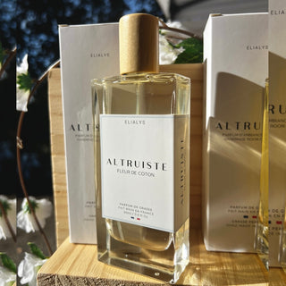 Spray d’Ambiance au Parfum de Grasse, Formule Sans Alcool - ALTRUISTE, 90ml, ±24 heures de tenue sur textiles, Fabriquée en France - Parfum Intense & Longue durée
