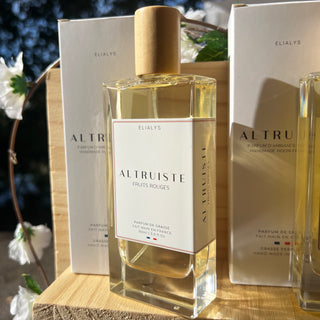 Spray d’Ambiance au Parfum de Grasse, Formule Sans Alcool - ALTRUISTE, 90ml, ±24 heures de tenue sur textiles, Fabriquée en France - Parfum Intense & Longue durée